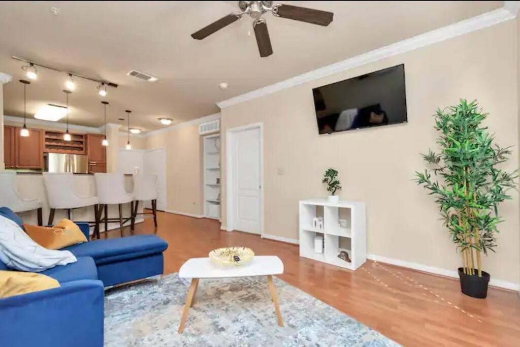 Modern Condo Near Texas Medical Center W Free Parking Хьюстон Экстерьер фото